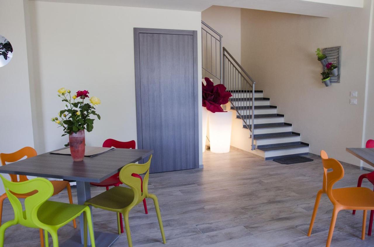 La Casa Di Alice Lägenhet Rodello Exteriör bild